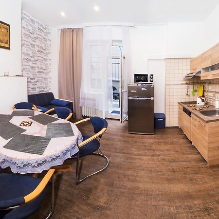 Apartment Ve Smeckach With A Big Terrace ปราก ภายนอก รูปภาพ